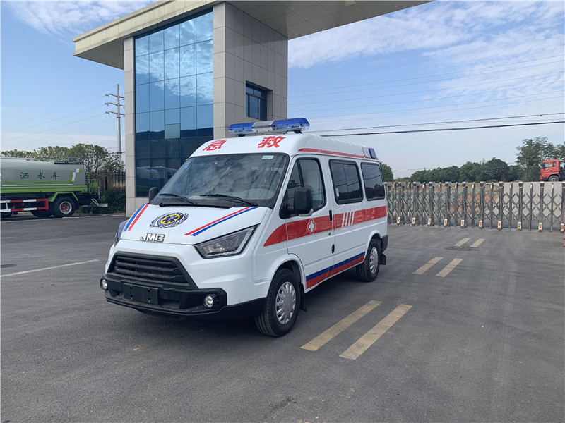 江鈴特順短軸中頂救護(hù)車