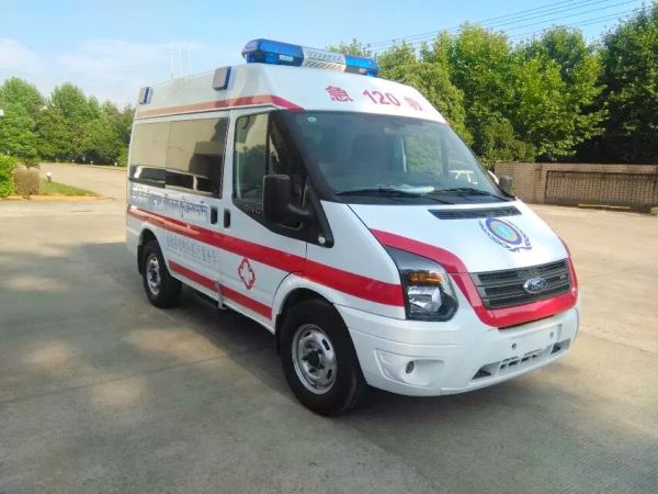 福特新世代V348短軸監(jiān)護(hù)型救護(hù)車